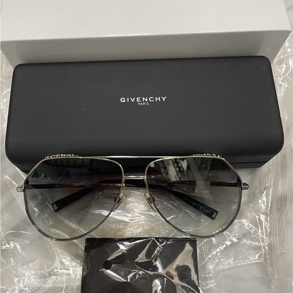 GIVENCHY SILVER  RHINESTONE PILOT AVIATOR SUNGLASSES - Picture 8 of 16